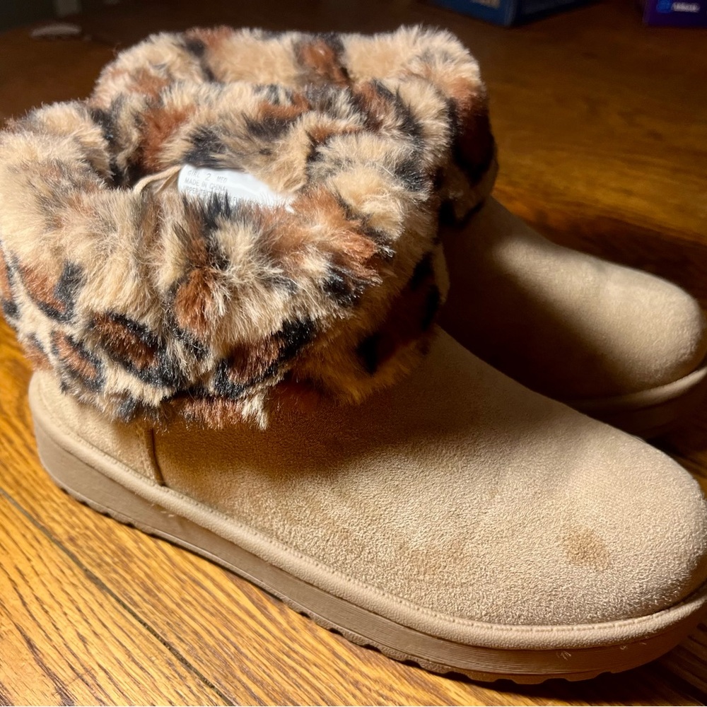 Girls SO Faux Suede with furry Cheetah Print